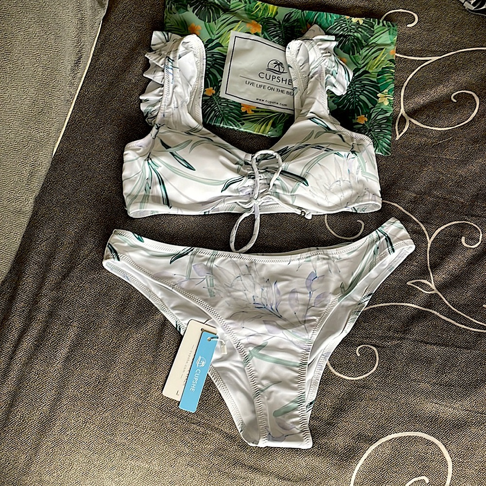 Cupshe NWT Size Large Bikini White